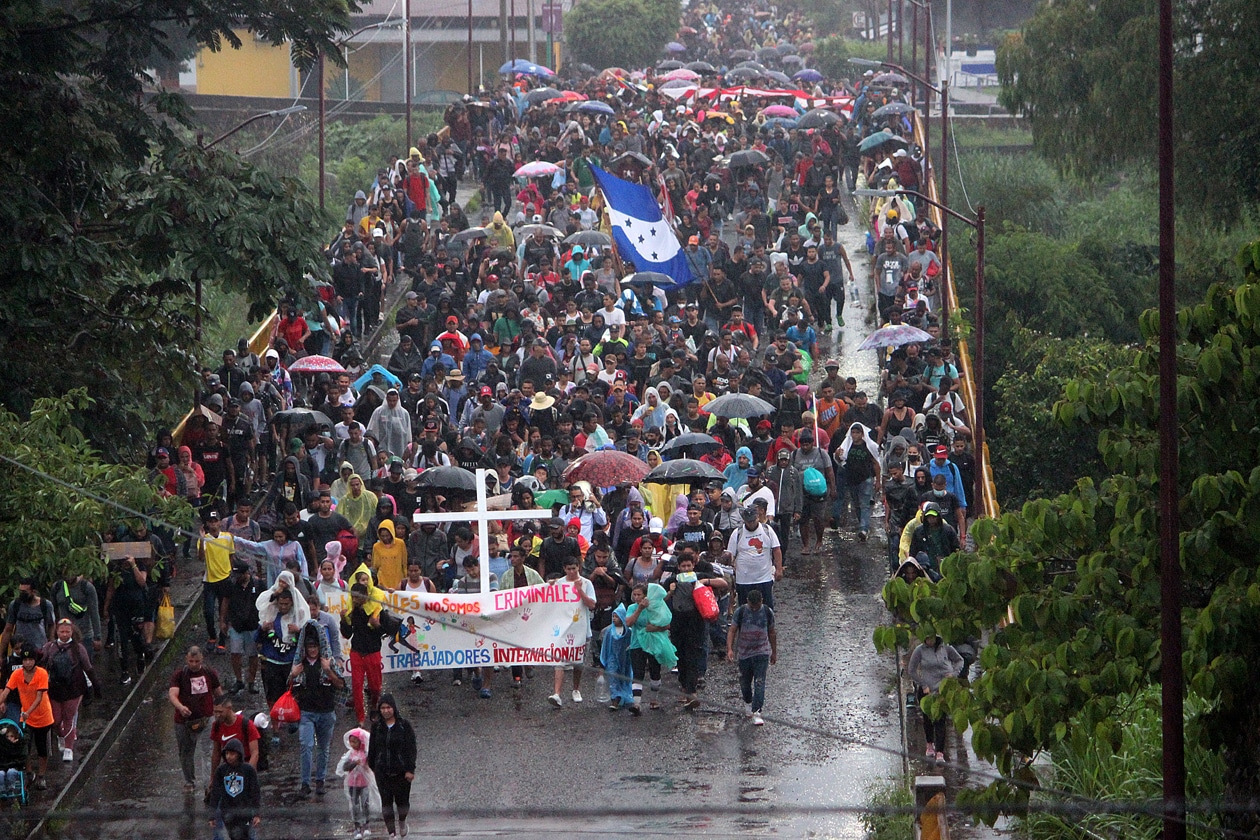 Cerca de 15 000 migrantes, entre ellos nicas, salen en caravana hacia  Estados Unidos - Confidencial