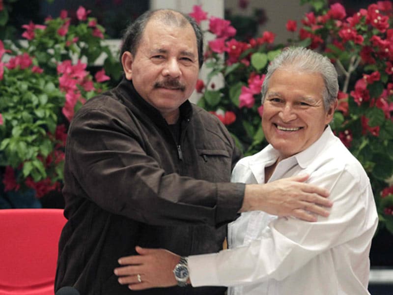 Daniel Ortega y el expresidente salvadoreño Salvador Sánchez Cerén