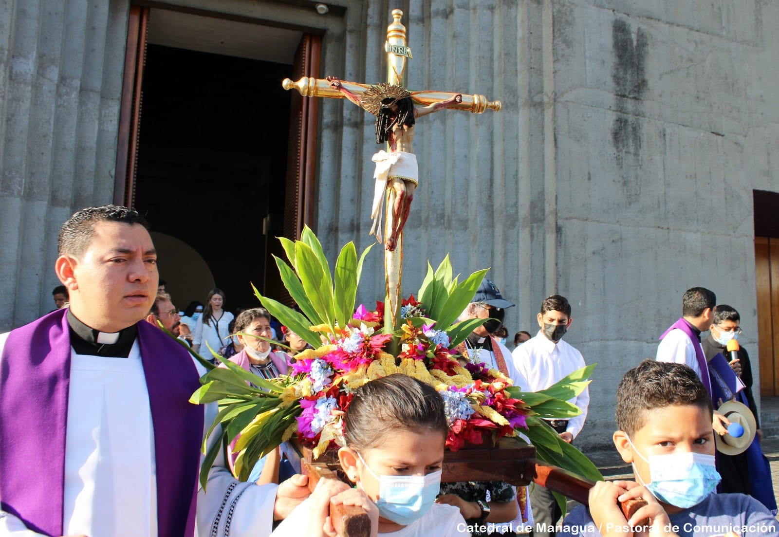 La celebración del viacrucis en la Catedral de Managua