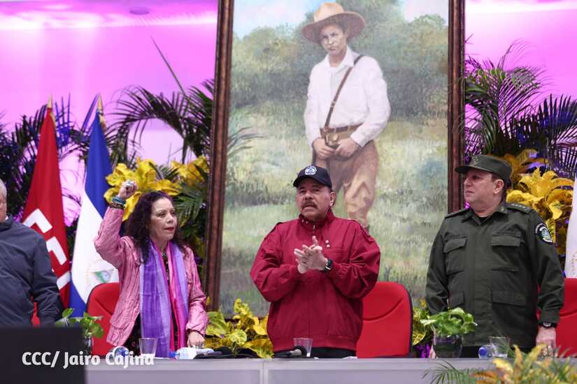 Daniel Ortega, Rosario Murillo y Julio César Avilés
