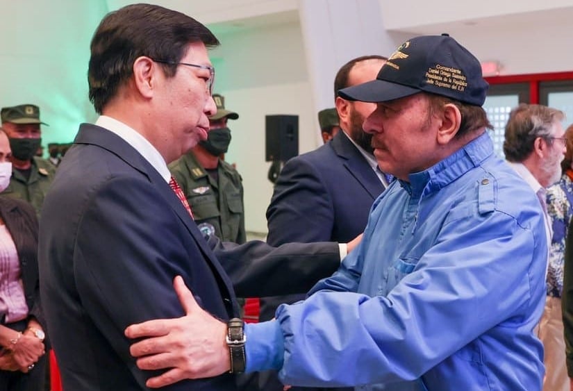 Daniel Ortega y Chen Xi