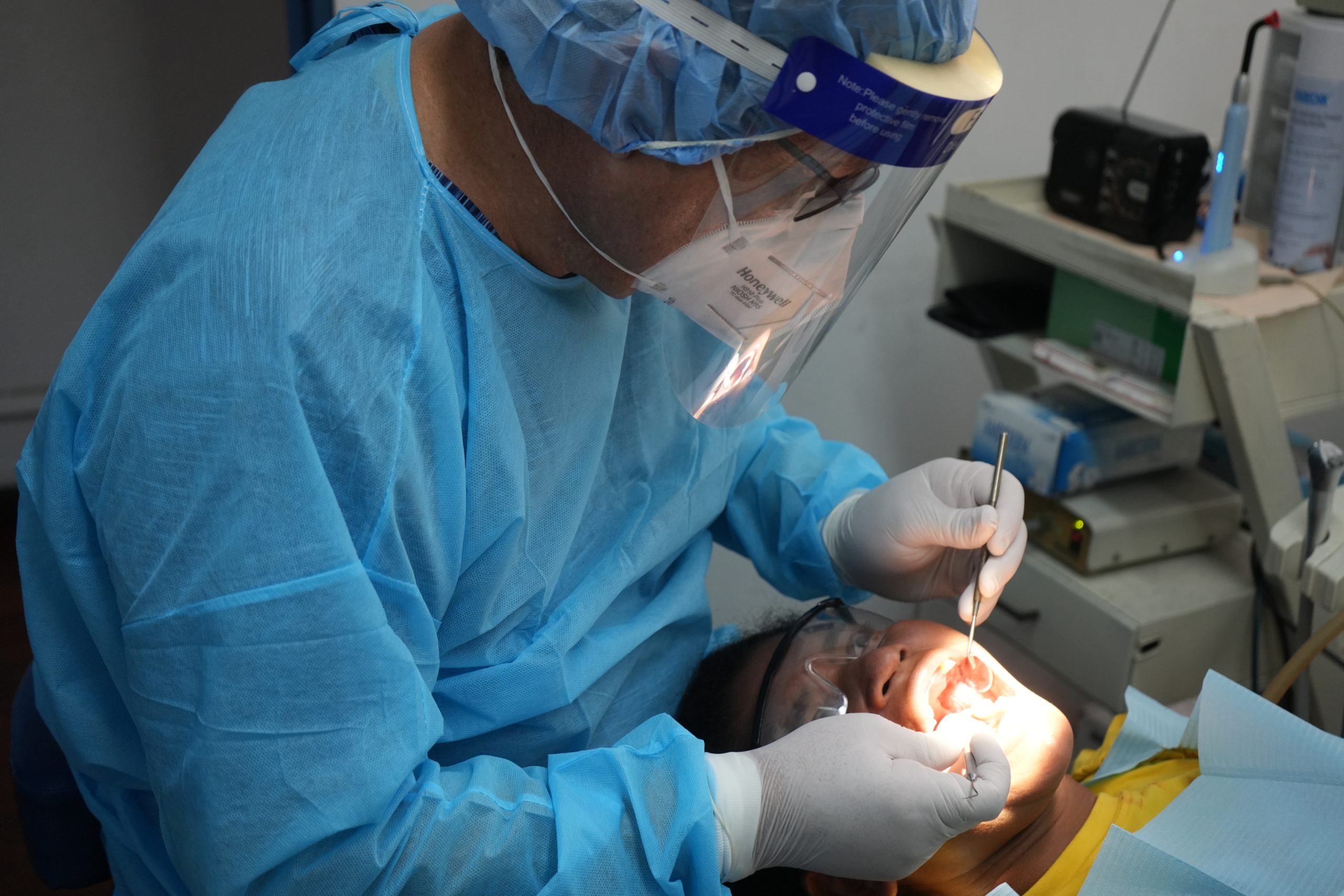 La atención odontológica es uno de los sevicios que ofrece la séptima edición de la Jornada de Salud bajo el proyecto S.O.S Nicaragua Derechos Humanos. Foto: Cortesía.