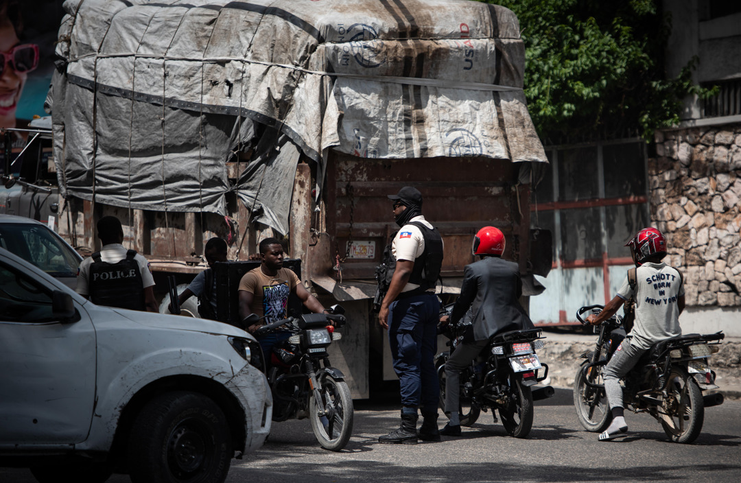 operativo de seguridad en Puerto Príncipe por Fuerzas Armadas de Haití