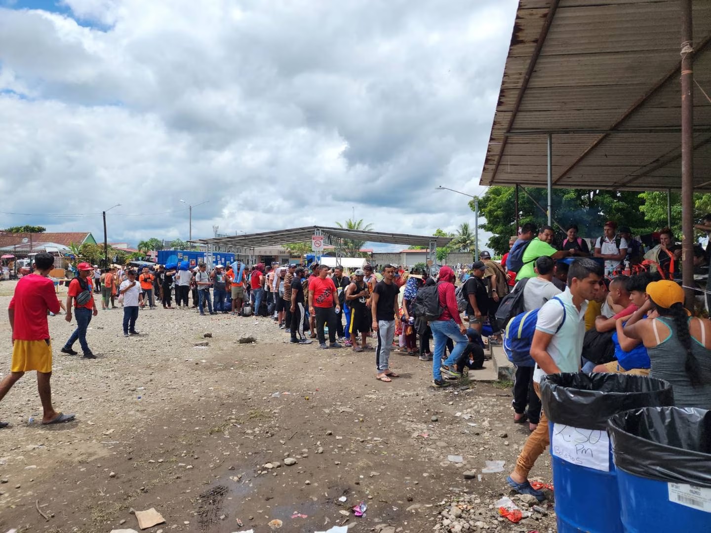 Alrededor de 2500 a 3000 personas migrantes ingresan diariamente por la frontera de Paso Canoas con Panamá. Foto: Cortesía.