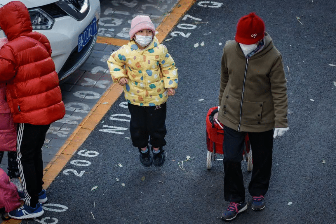brote de enfermedades respiratorias y neumonía infantil en China