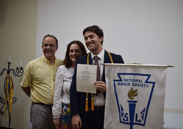 Karen Celebertti con su esposo Martín Argüello y su hijo Bernardo Argüello