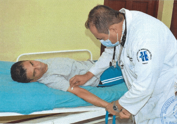 Una de las fotos del obispo Rolando Álvarez en supuesta vista médica en prisión