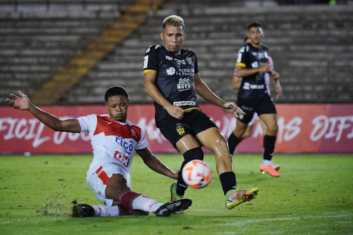 El Club Atlético Independiente (CAI) visita al Real Estelí de