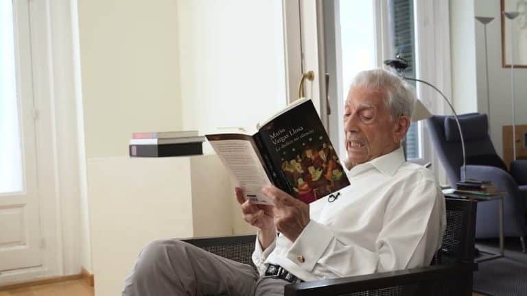 Mario Vargas Llosa leyendo Le dedico mi sielncio