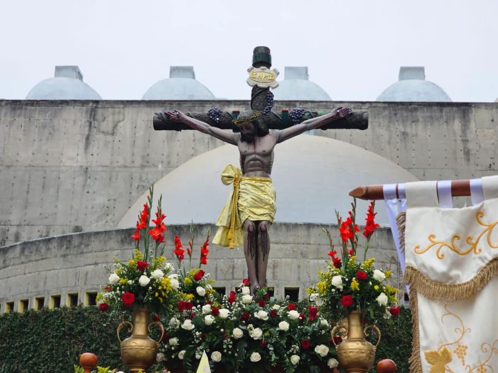 viacrucis en Catedral de Managua