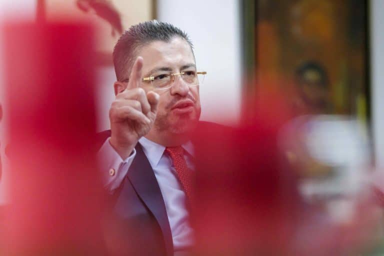 Expresidentes de Costa Rica rechazan declaraciones de Rodrigo Chaves