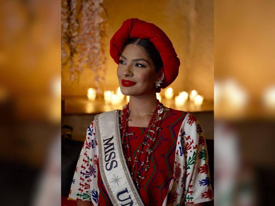 Sheynnis Palacios luce un traje tradicional en Guatemala