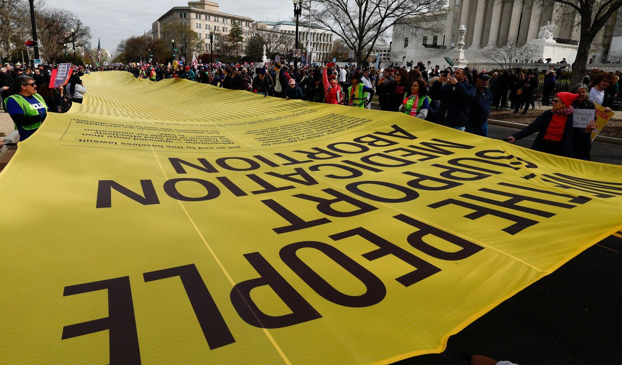 Manifestantes proaborto recorren las calles de Washington.
