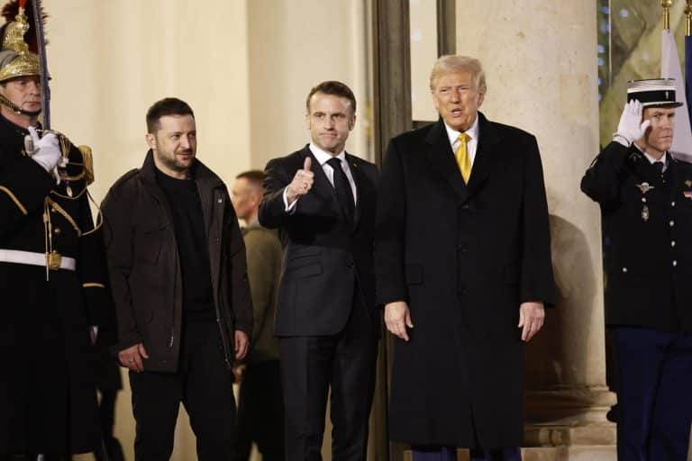 Presidente francés Macron recibe al presidente electo de Estados Unidos, Donald Trump, y al presidente ucraniano, Volodímir Zelenski