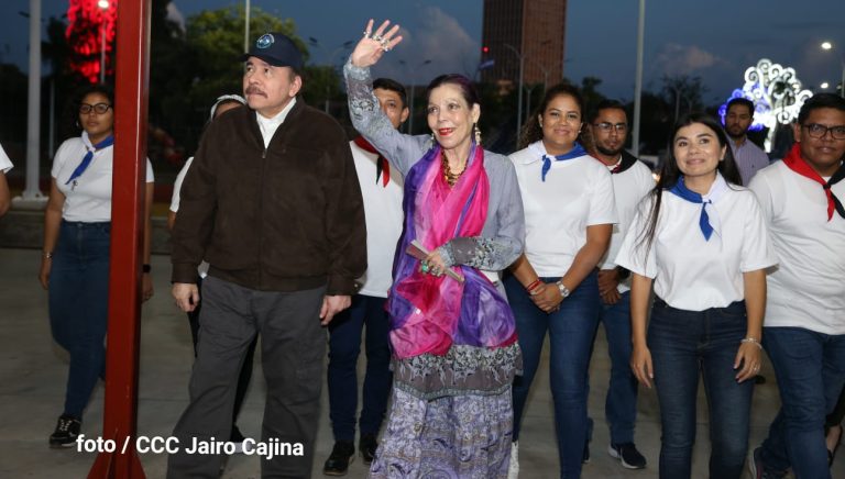 Los dictadores de Nicaragua Daniel Ortega y Rosario Murillo confrontan al Vaticano.
