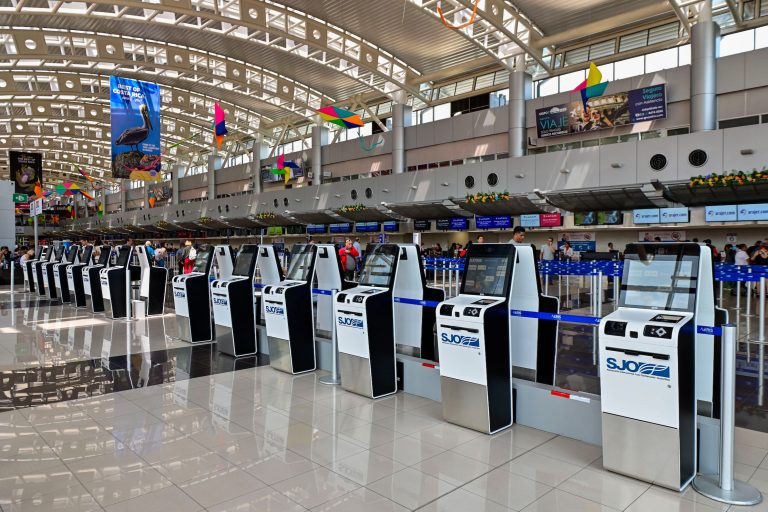 Aeropuerto Juan Santamaría en Costa Rica, regresar a Costa Rica.