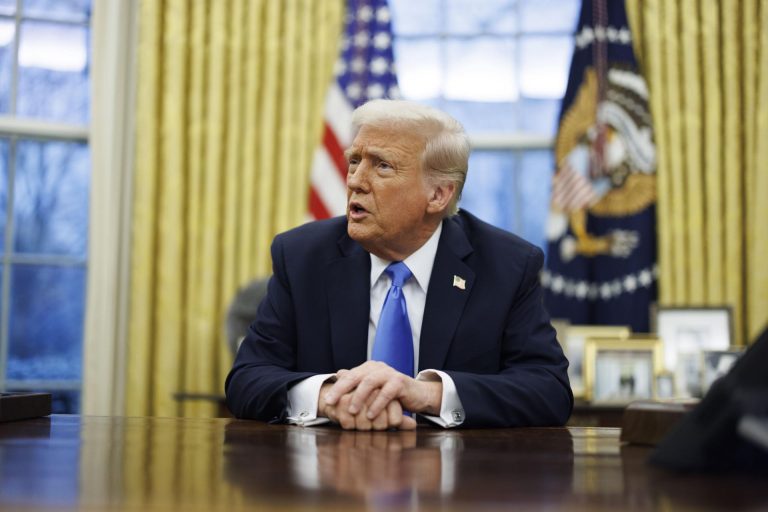 Donald Trump en su despacho