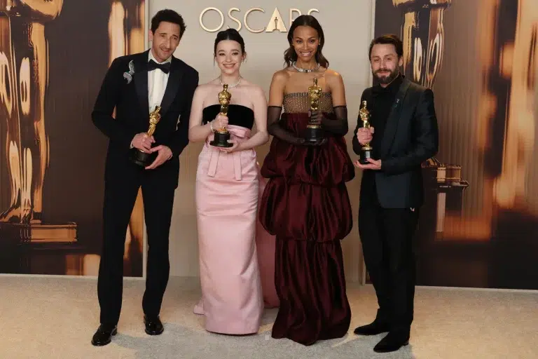 Adrien Brody (l), Mikey Madison (2-i), Zoe Saldaña (2-d) and Kieran Culkin.