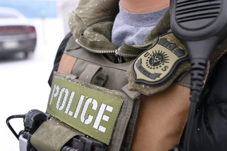 Agente del Servicio de Inmigración y Control de Aduanas (ICE)