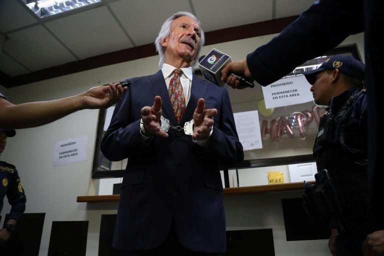 El periodista José Rubén Zamora en Guatemala