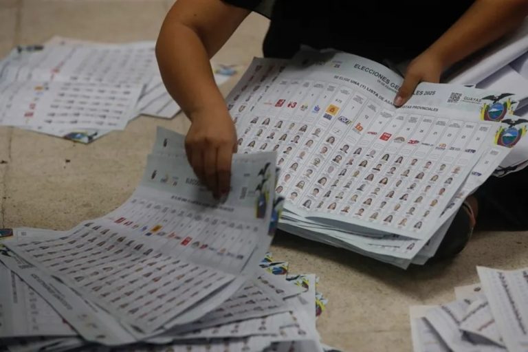 Primera vuelta de las elecciones en Ecuador