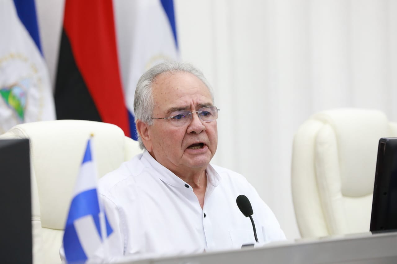Gustavo Porras fin doble nacionalidad