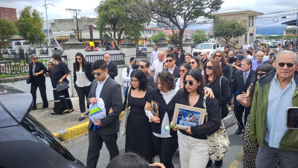 Funeral de Roberto Samcam