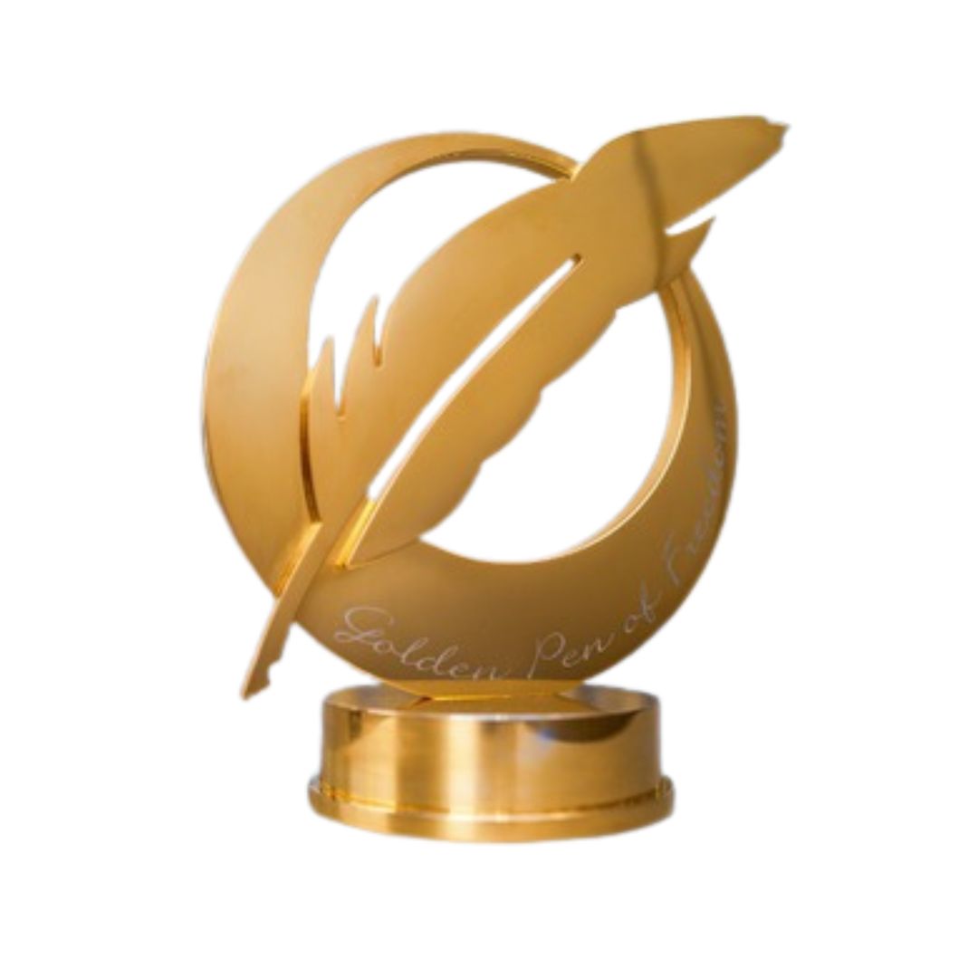 Pluma de Oro a la Libertad a Carlos F. Chamorro
