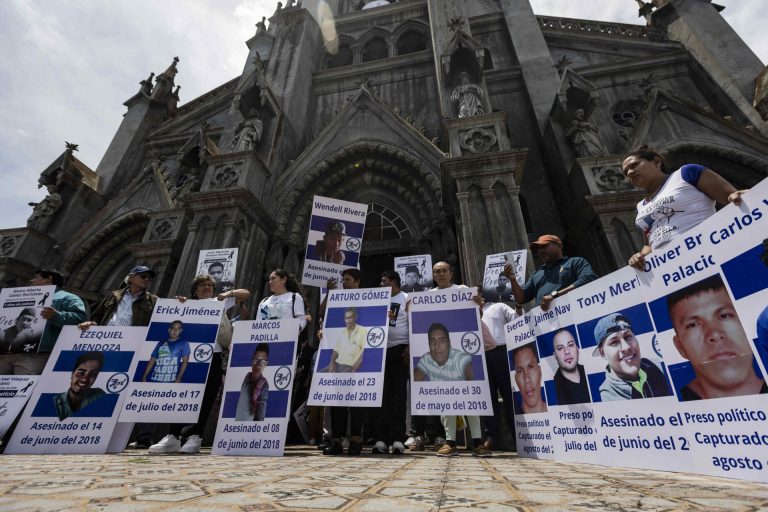 Exiliados recuerdan la masacre del día de las madres