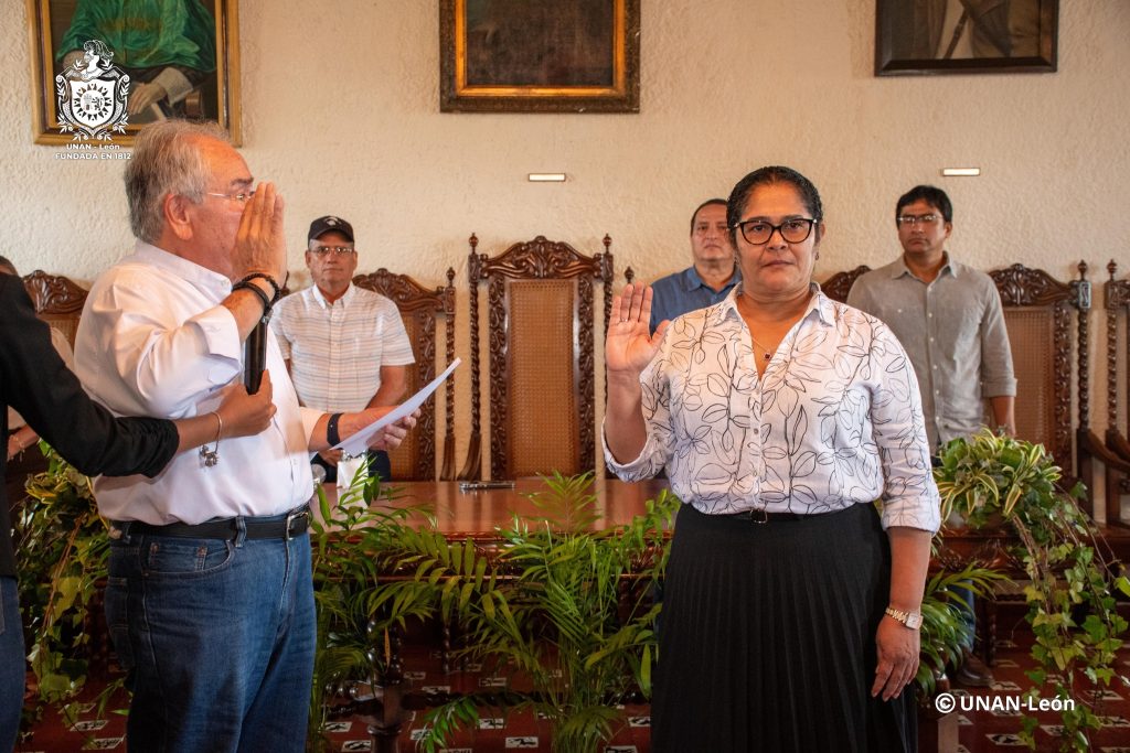 juramentación unan-león