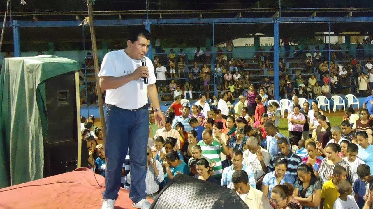 pastor Rudy Palacios