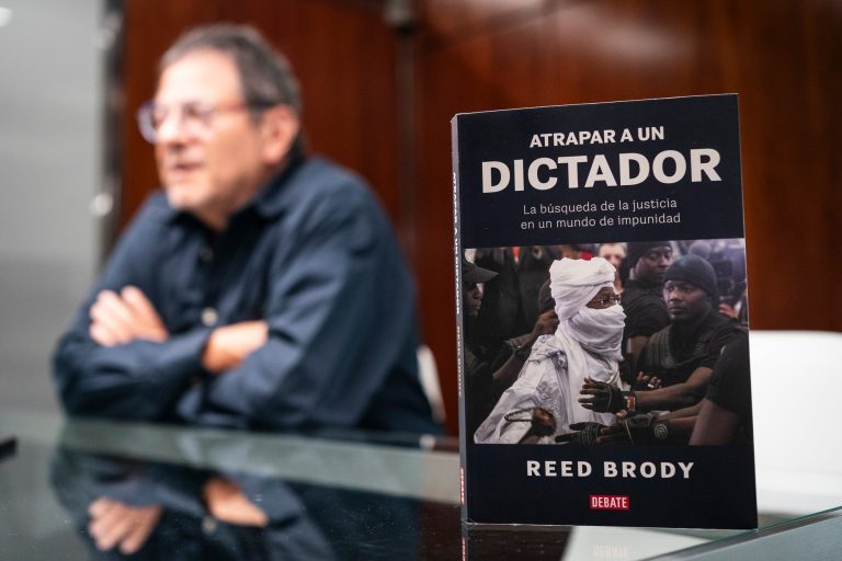 Atrapar a un dictador por Reed Brody