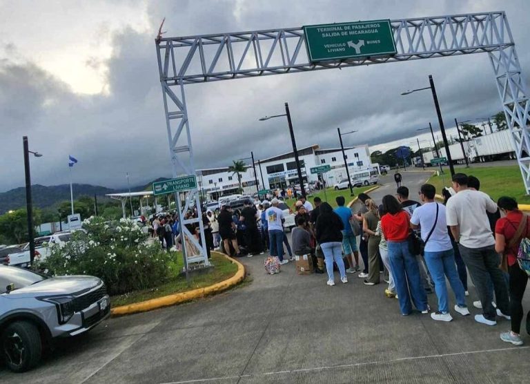 Nicas se movilizan para asistir a conciertos de Bad Bunny en Costa Rica