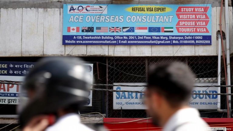 migrantes países ricos trabajo. Foto: DW