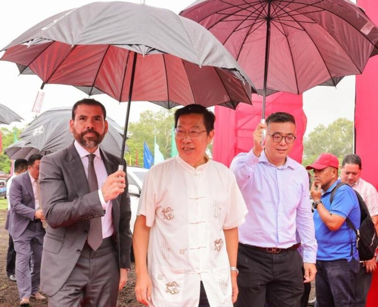 Laureano Ortega con embajador de China