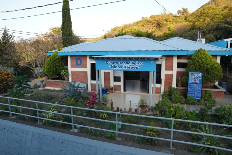 Seminario Mayor de Filosofía San Luis Gonzaga, Centro Tecnológico Niños Heroés