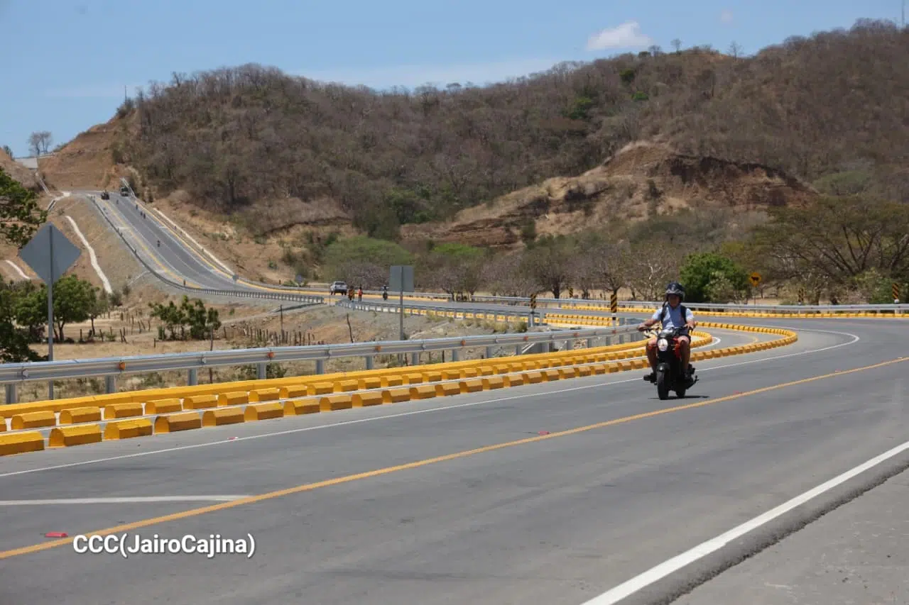 Inauguran segundo tramo de la carretera Costanera con fondos del BCIE