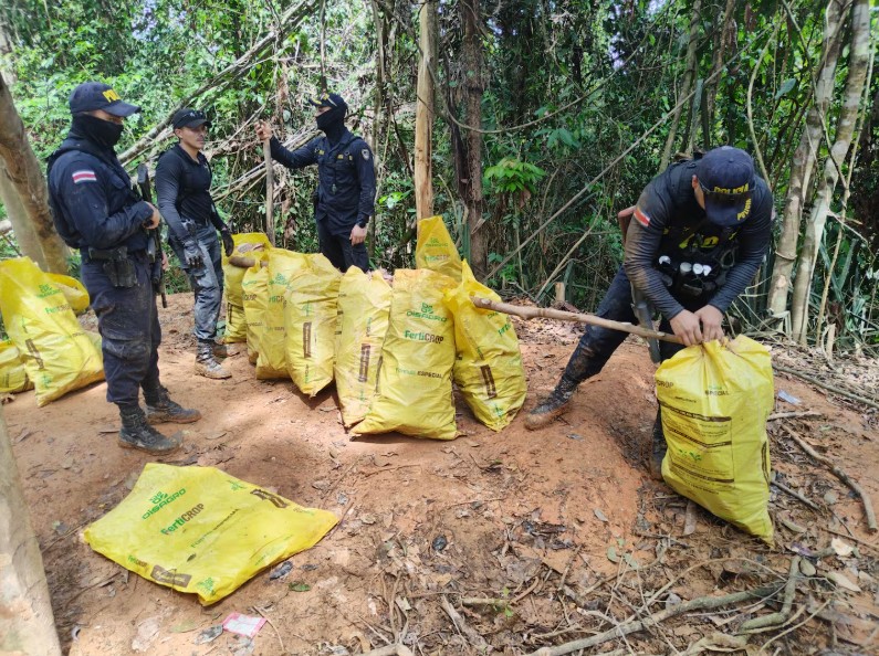 Costa Rica ordena presencia policial permanente en Crucitas