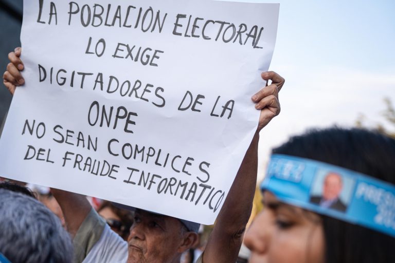 Manifestación en Lima por presunto fraude electoral.