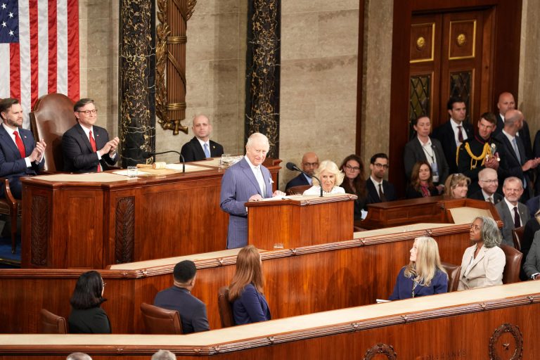 El rey Carlos III del Reino Unido habla en el Congreso de los Estados Unidos.