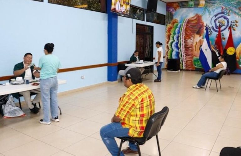 Deducción a salario de empleados públicos.