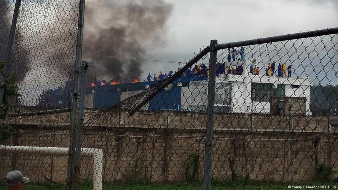 Reos se toman cárcel de Venezuela para denunciar “torturas”