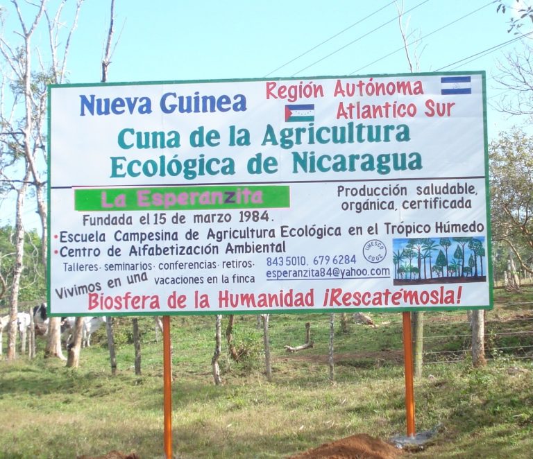 Rótulo en la comunidad La Esperanzita