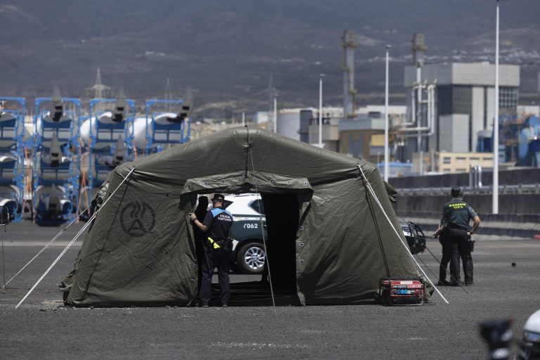 Puesto de mando en el puerto de Granadilla, en Tenerife