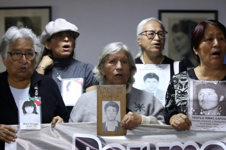 Familiares y víctimas de crímenes de Estado en Perú