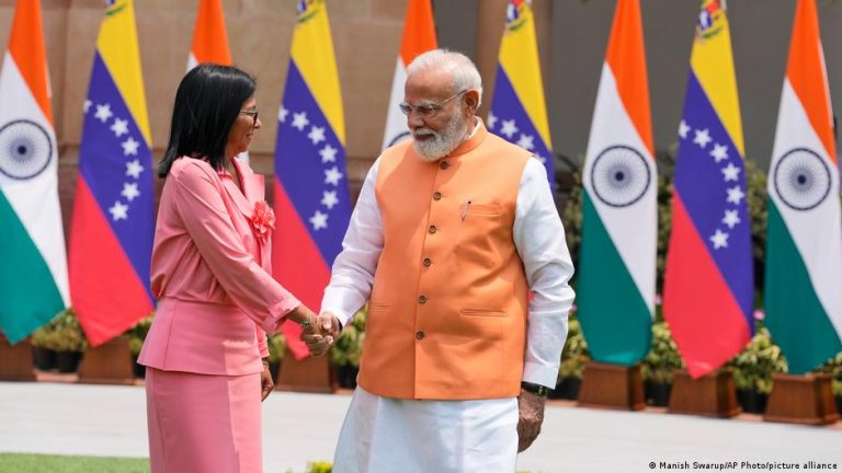 Narendra Modi recibió a la presidenta encargada de Venezuela, Delcy Rodríguez