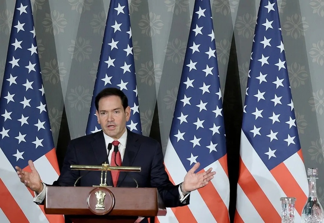 Estados Unidos quita visas a 100 funcionarios y su